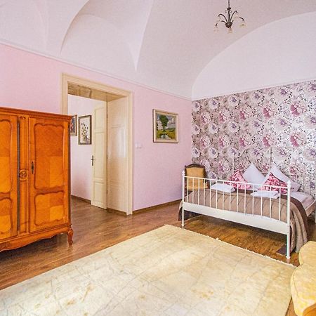 Astronomical Clock Suite By Ruterra Πράγα Εξωτερικό φωτογραφία